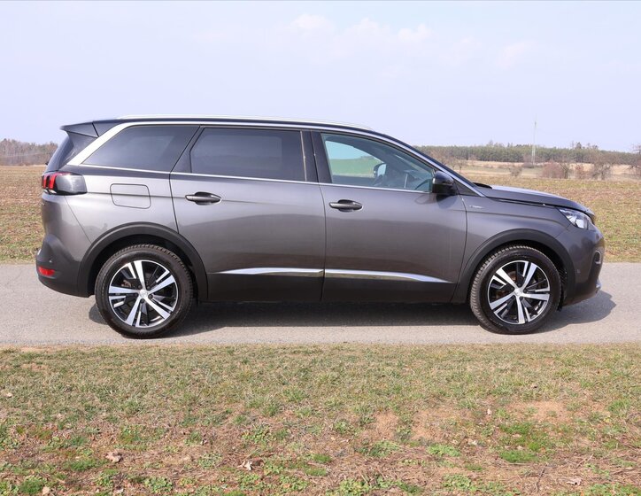 Peugeot 5008 SUV / Terénní 1,2 l 96 kw