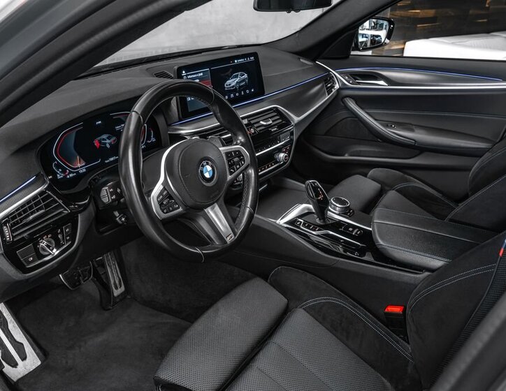 BMW Řada 5 Sedan / Limuzína 2,0 l 140 kw