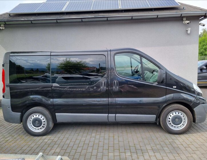 Opel Vivaro 8
