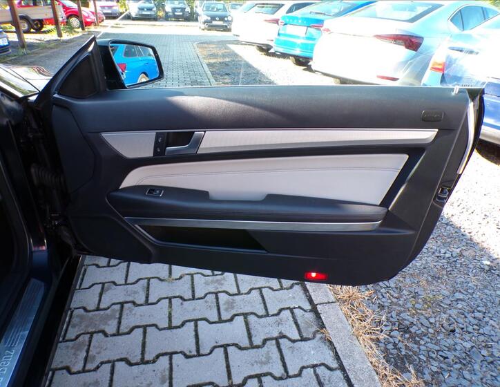 Mercedes-Benz Třídy E 24