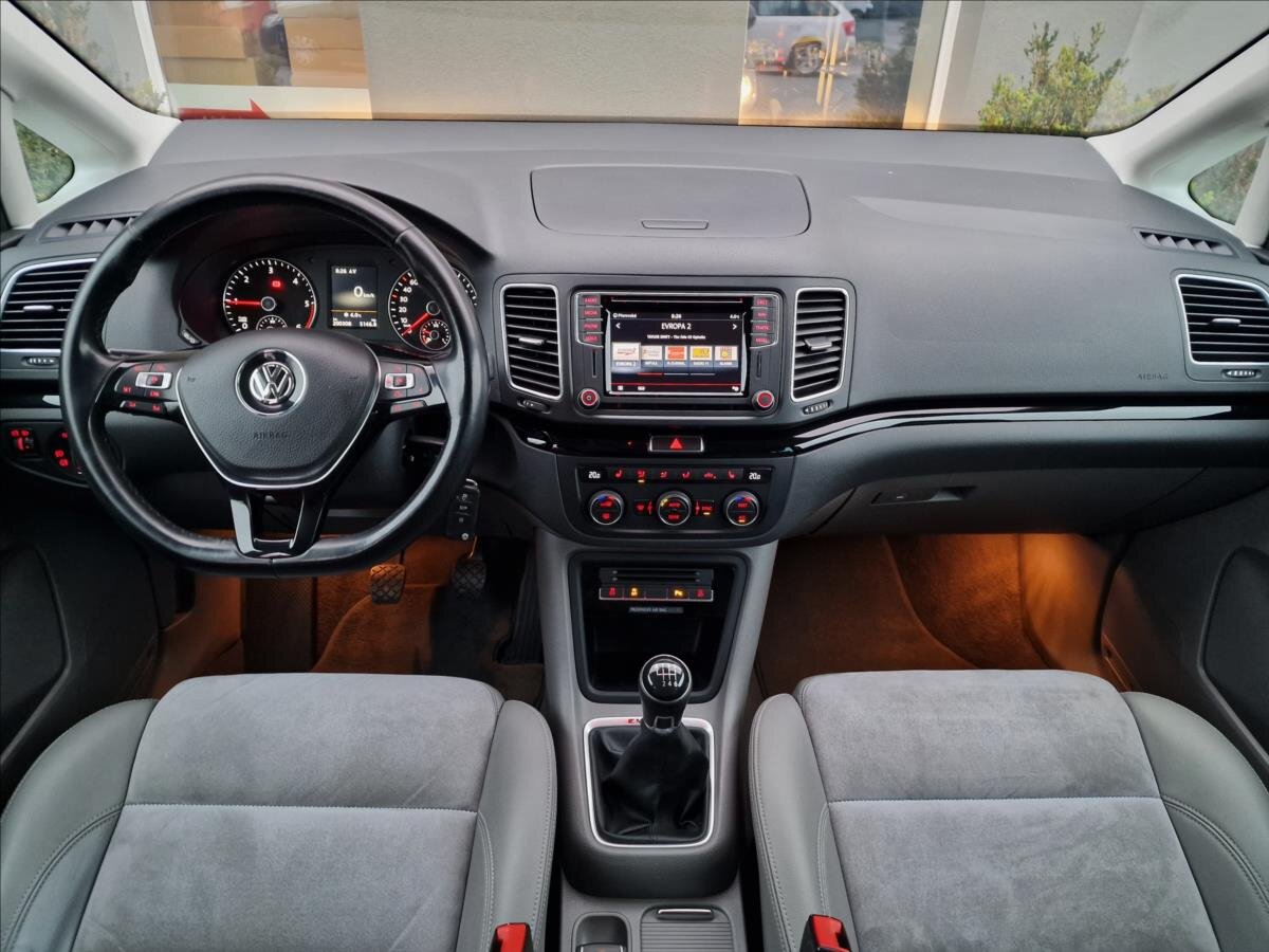 Volkswagen Sharan Kombi 2,0 l 110 kw