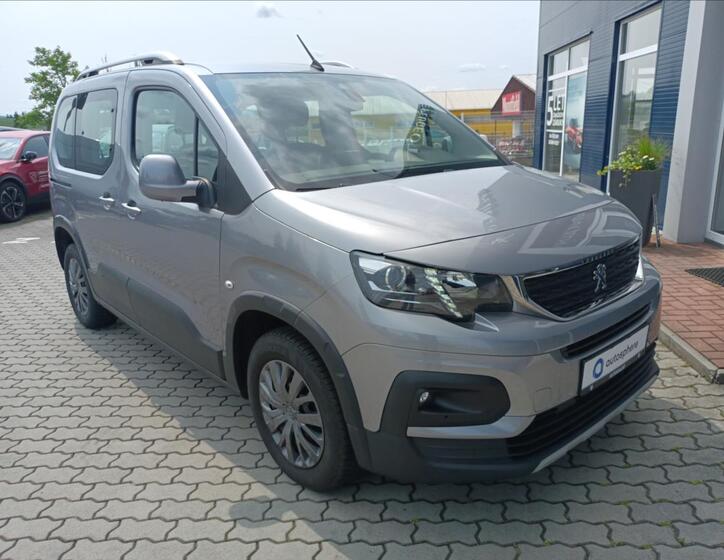 Peugeot Rifter 8