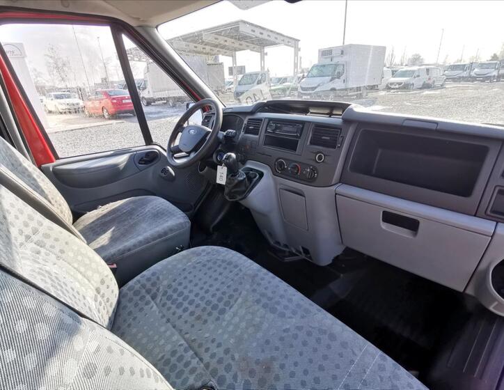 Ford Transit 8