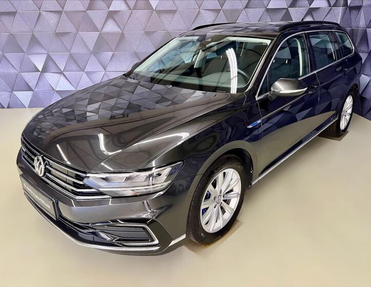 Volkswagen Passat 1