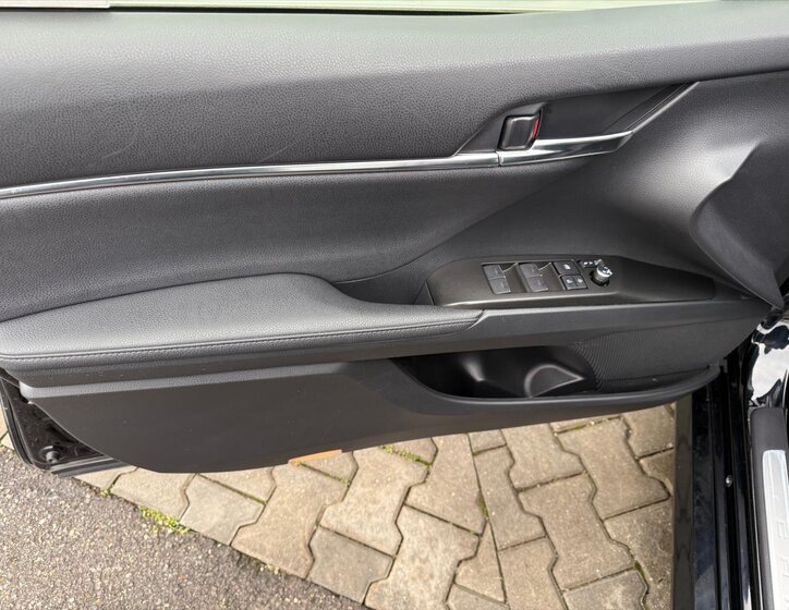 Toyota Camry Sedan / Limuzína 2,5 l 131 kw