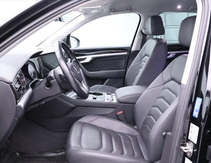 Volkswagen Touareg SUV / Terénní 3,0 l 170 kw