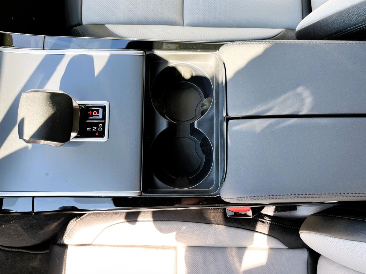 Land Rover Range Rover Velar SUV / Terénní 2,0 l 297 kw