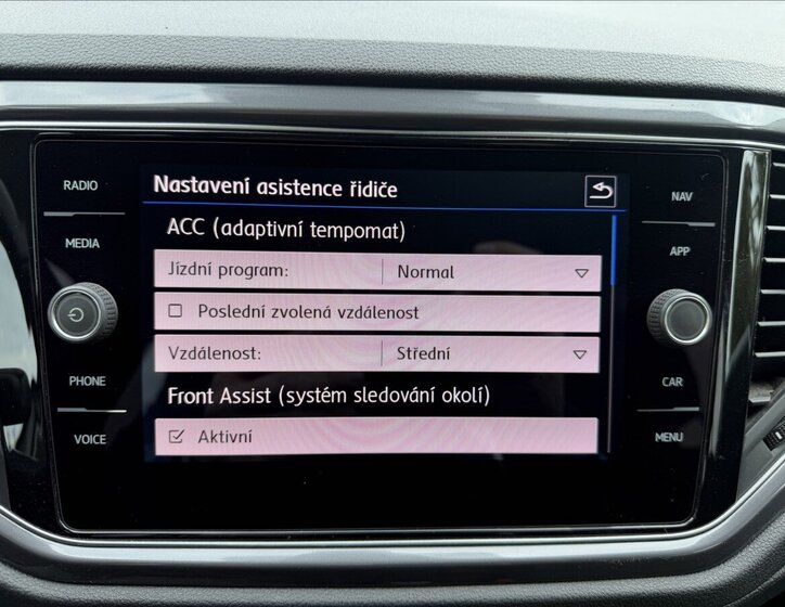 Volkswagen T-Roc SUV / Terénní 999,0 85 kw