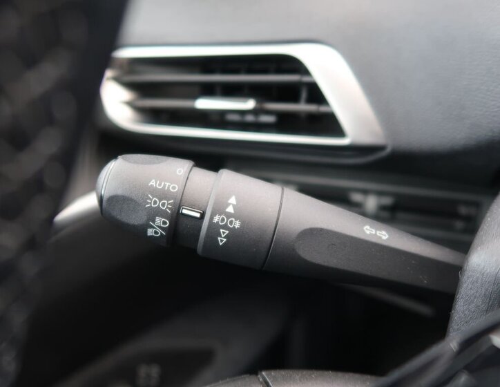 Peugeot 5008 SUV 1,2 l 96 kw