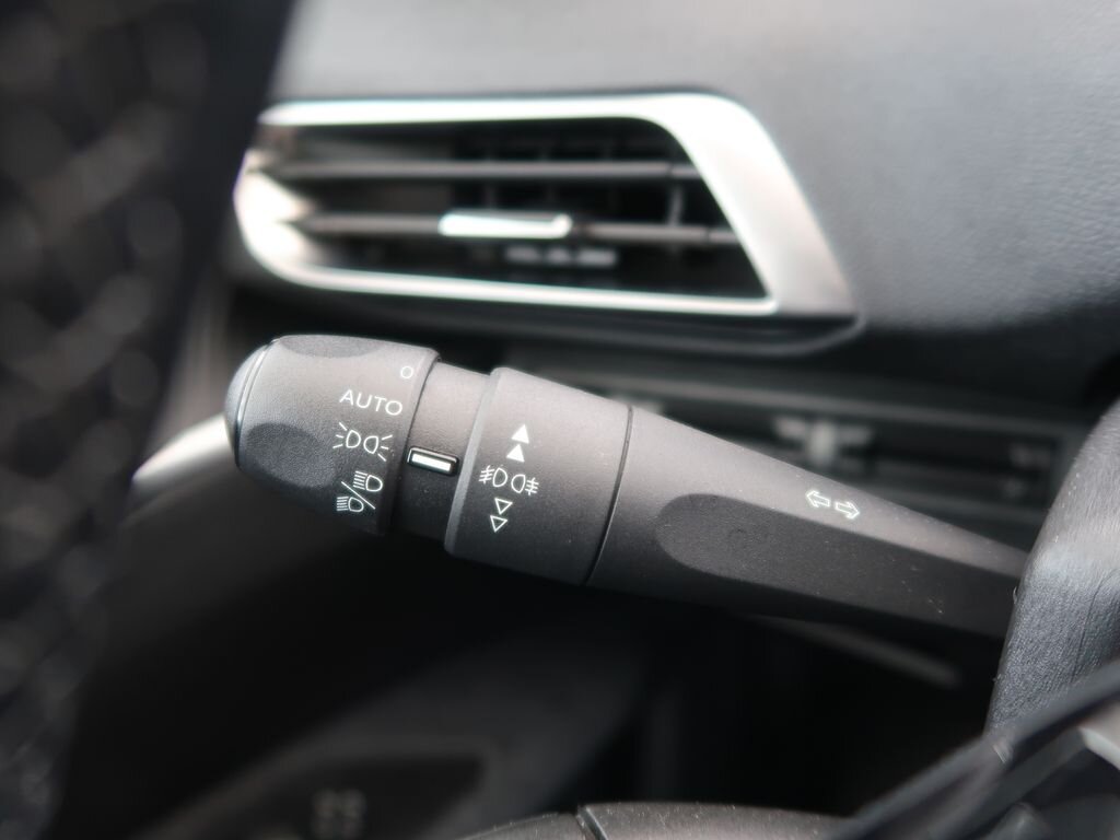 Peugeot 5008 SUV 1,2 l 96 kw