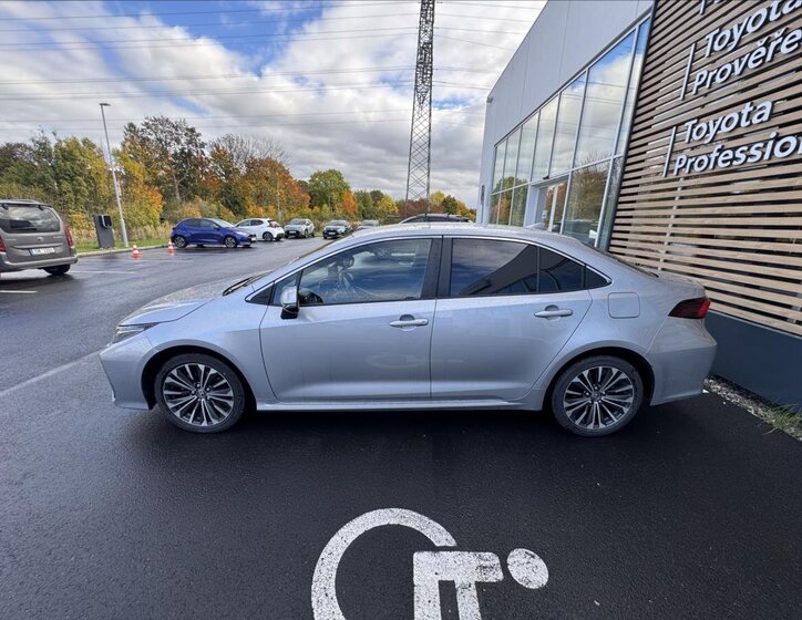 Toyota Corolla Sedan / Limuzína 1,8 l 72 kw