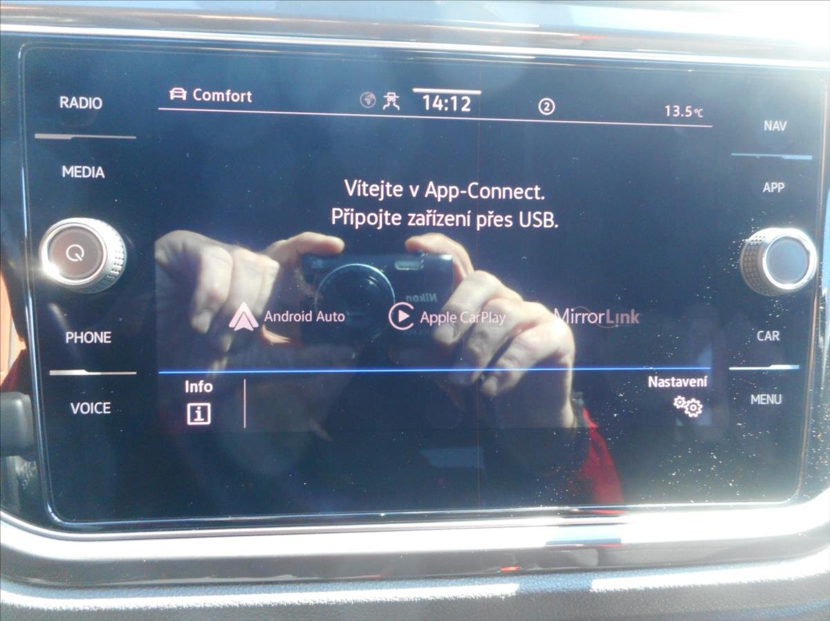 Volkswagen T-Roc SUV / Terénní 1,5 l 110 kw