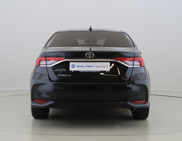 Toyota Corolla Sedan / Limuzína 1,5 l 92 kw
