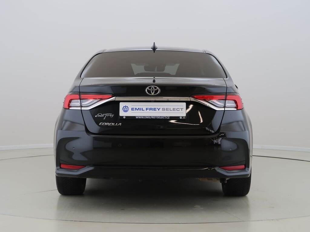 Toyota Corolla Sedan / Limuzína 1,5 l 92 kw