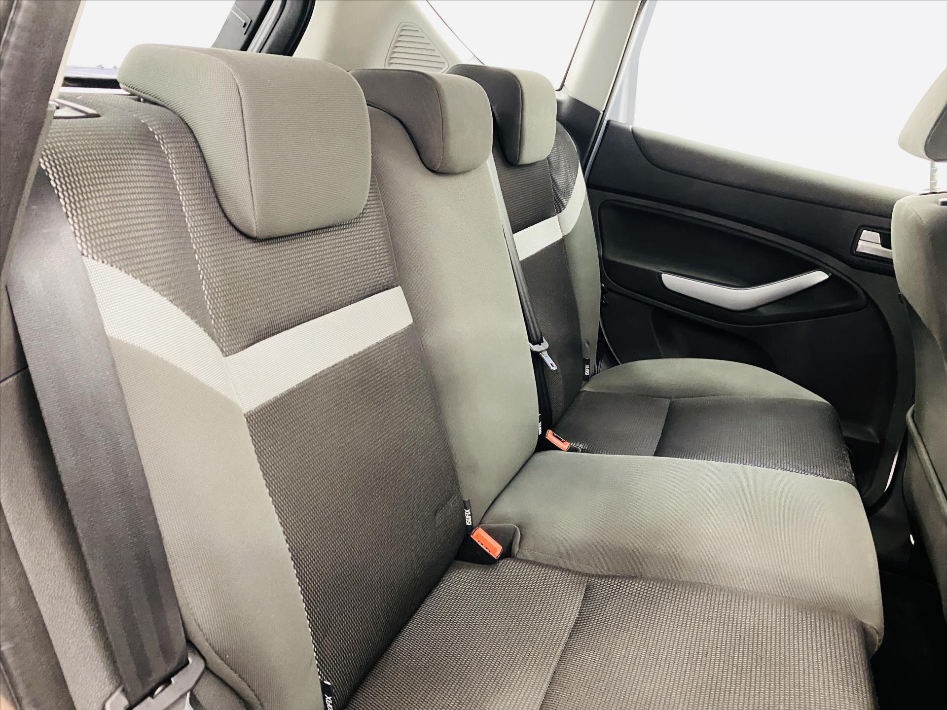 Ford Kuga SUV 2,0 l 103 kw