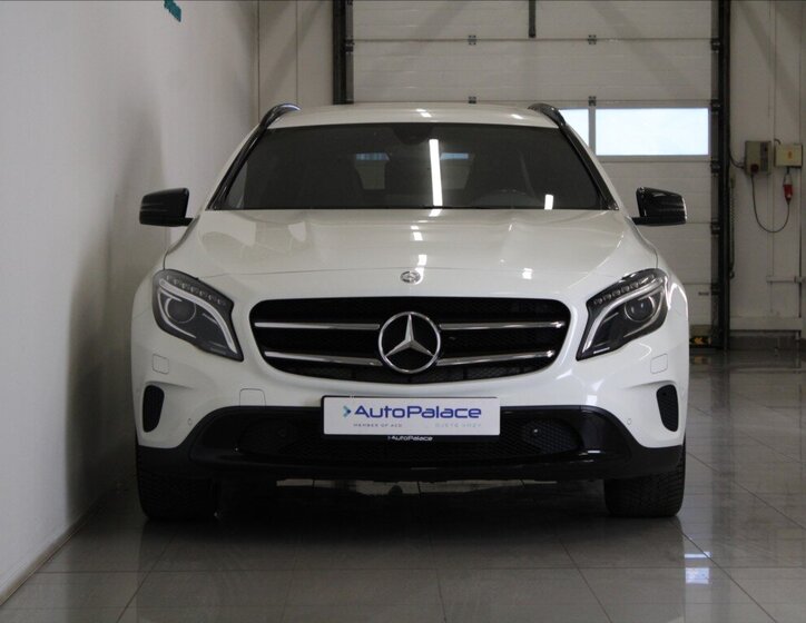 Mercedes-Benz GLA SUV / Terénní 2,0 l 155 kw