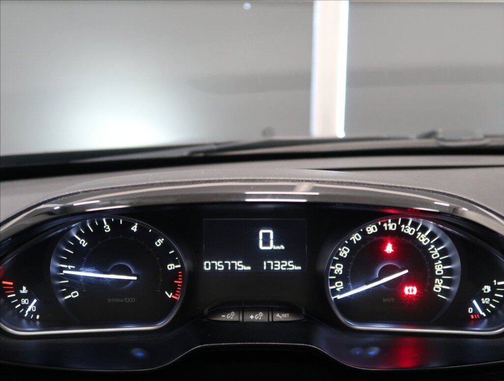 Peugeot 2008 SUV / Terénní 1,2 l 81 kw