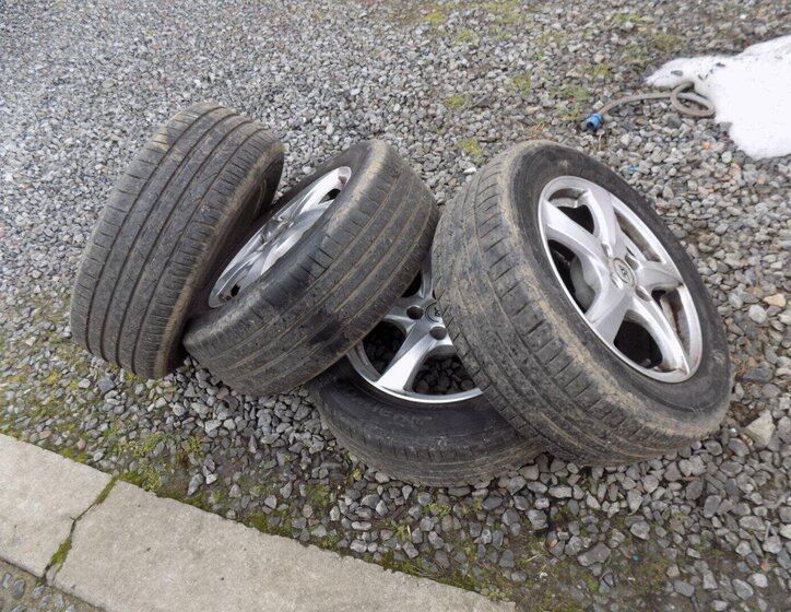 Opel Crossland X SUV 1,2 l 60 kw