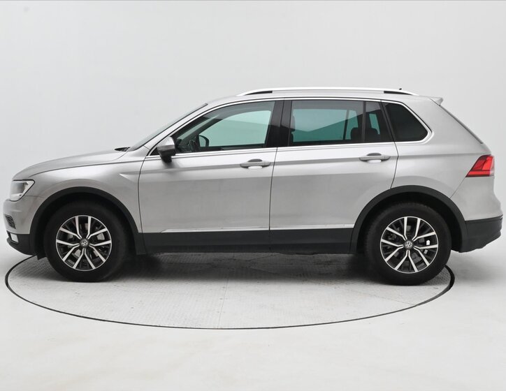 Volkswagen Tiguan 8