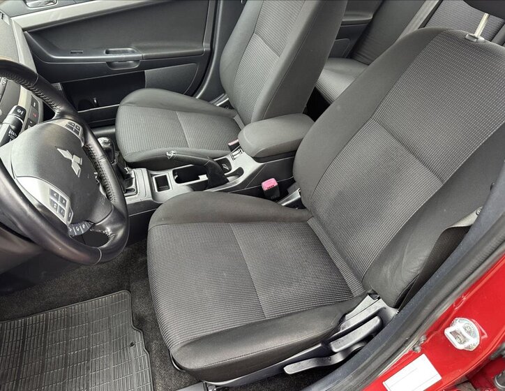 Mitsubishi Lancer Sedan 1,8 l 105 kw