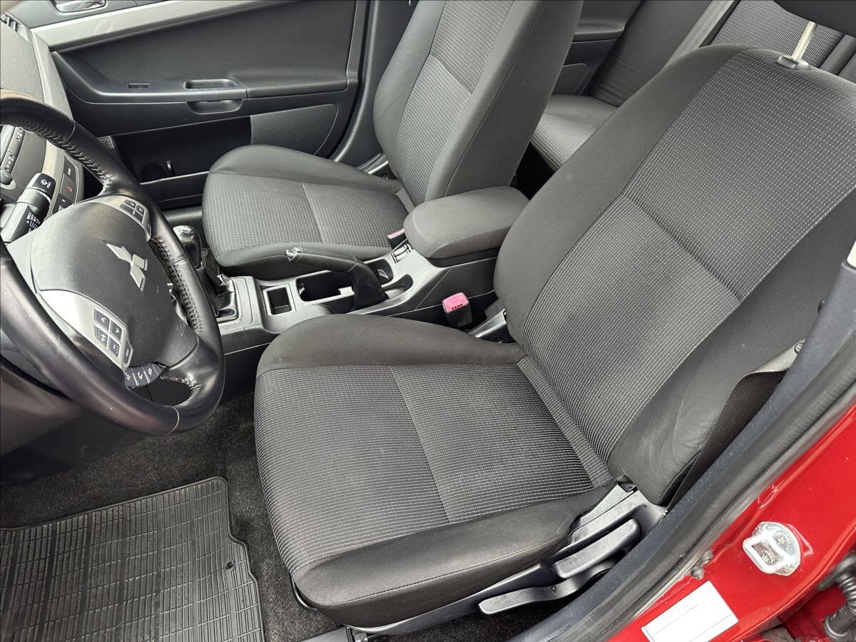 Mitsubishi Lancer Sedan 1,8 l 105 kw