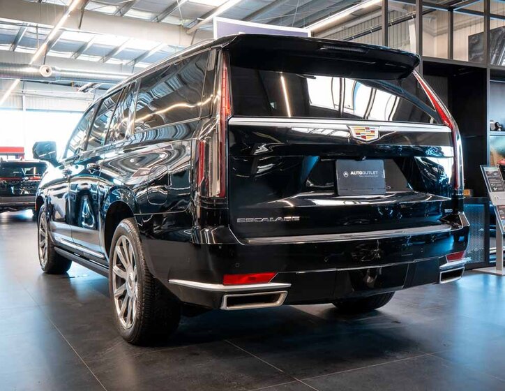 Cadillac Escalade SUV / Terénní 6,2 l 313 kw