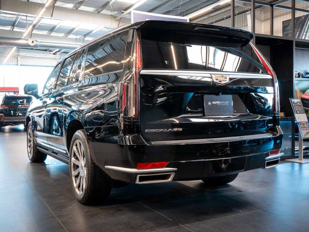 Cadillac Escalade SUV / Terénní 6,2 l 313 kw
