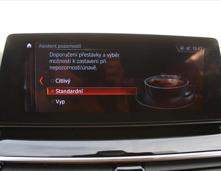 BMW Řada 5 Kombi 3,0 l 195 kw