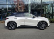 Lexus LBX SUV / Terénní 1,5 l 100 kw