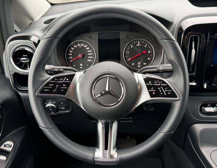 Mercedes-Benz Vito Skříň 2,0 l 140 kw