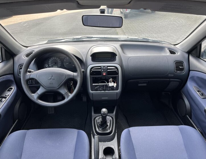 Mitsubishi Carisma 10