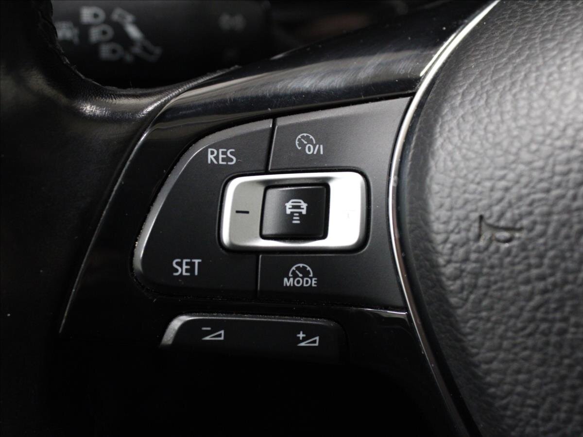 Volkswagen Touran Kombi 2,0 l 110 kw