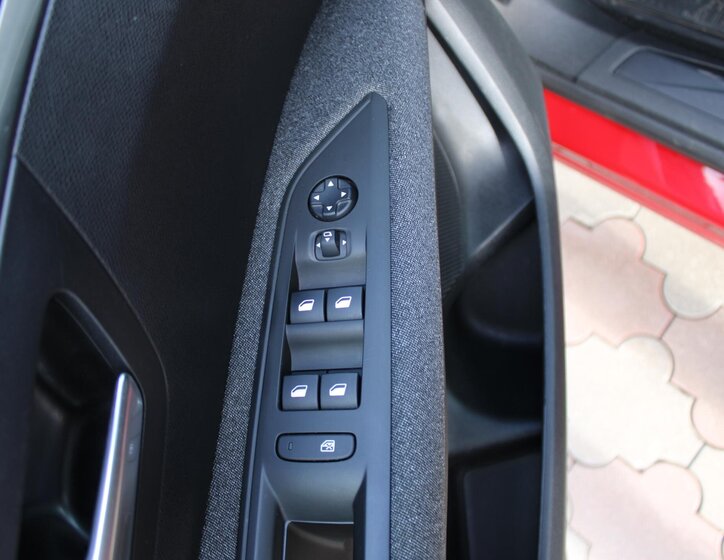 Peugeot 3008 SUV / Terénní 1,5 l 96 kw