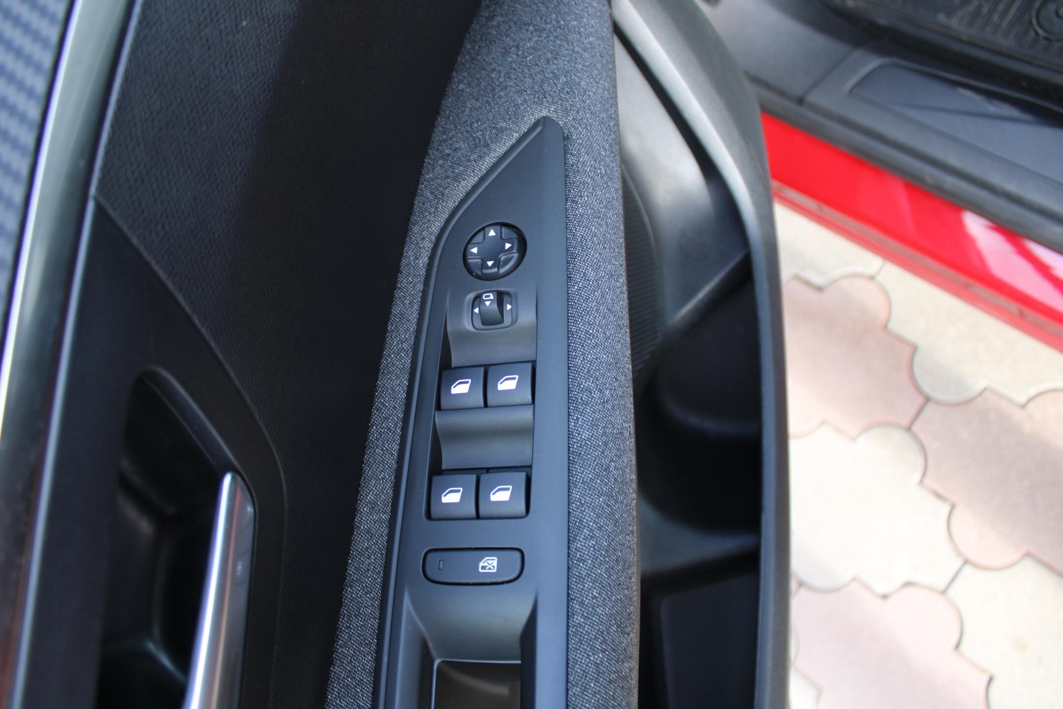 Peugeot 3008 SUV / Terénní 1,5 l 96 kw