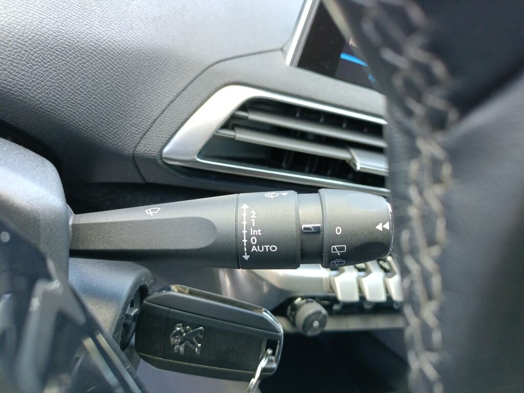 Peugeot 3008 SUV / Terénní 1,6 l 88 kw