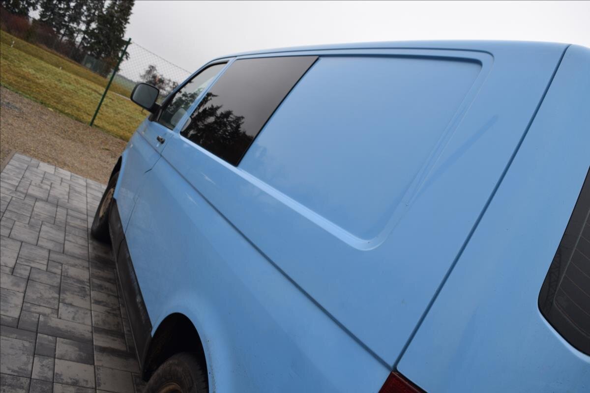 Volkswagen Transporter Kombi 2,5 l 96 kw