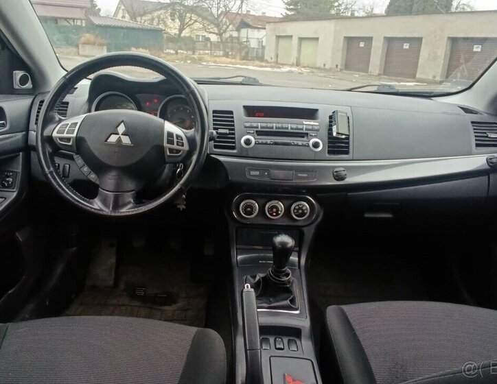 Mitsubishi Lancer Sedan 0,0 105 kw