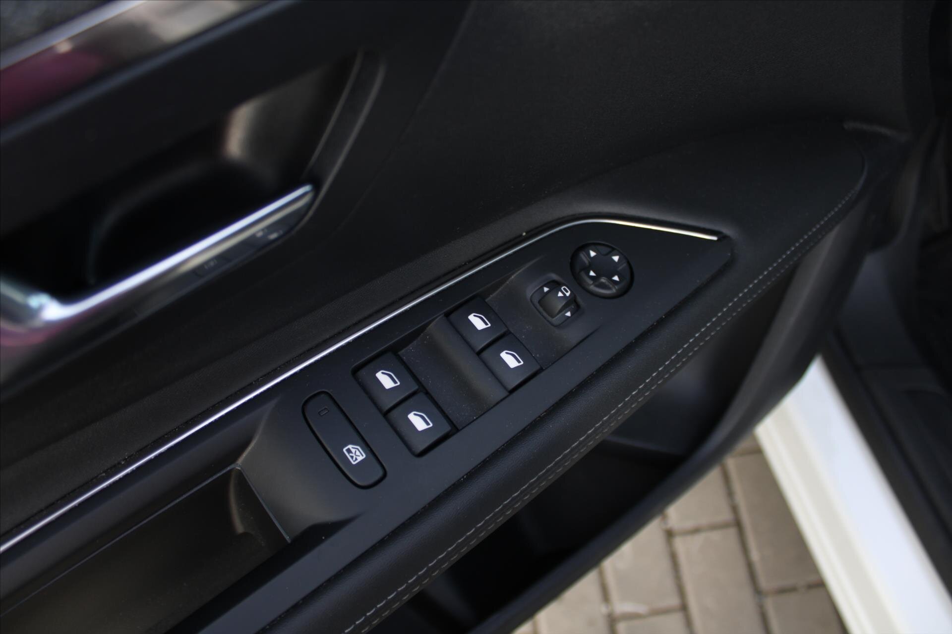 Peugeot 3008 SUV 1,5 l 96 kw