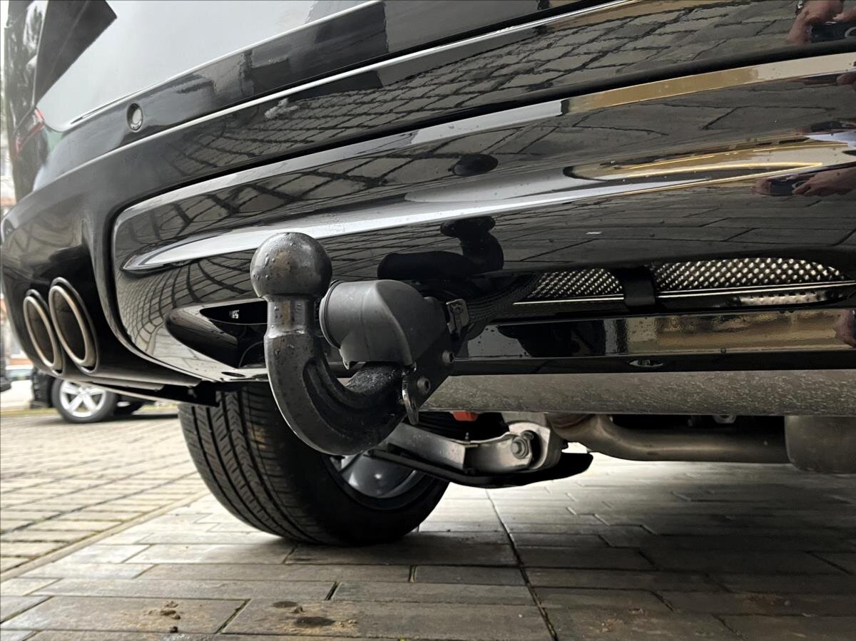 Land Rover Range Rover Sport SUV / Terénní 4,4 l 467 kw