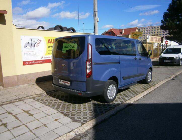 Ford Tourneo Custom 6