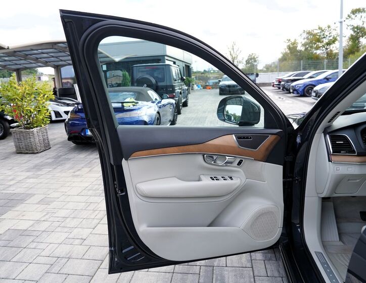 Volvo XC90 16