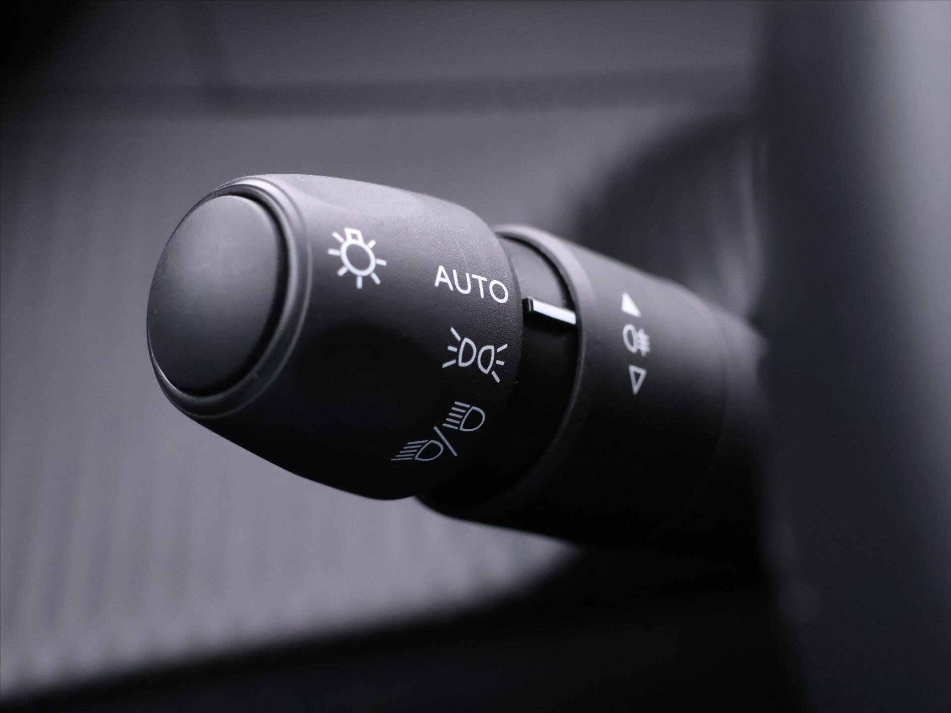 Peugeot 2008 SUV 1,2 l 74 kw