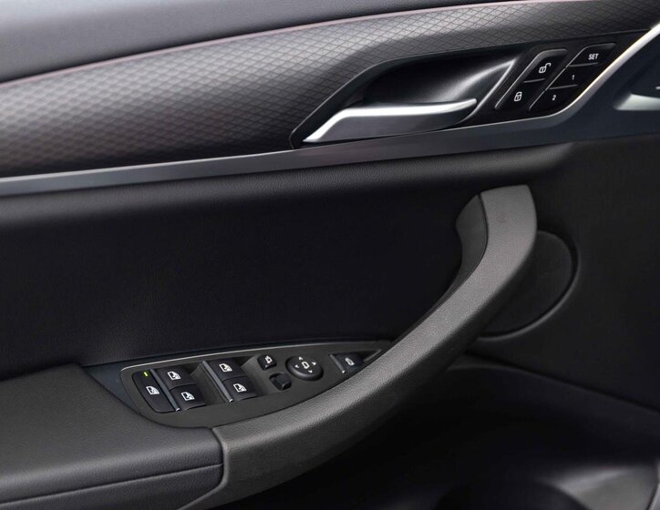 BMW X4 SUV / Terénní 2,0 l 140 kw