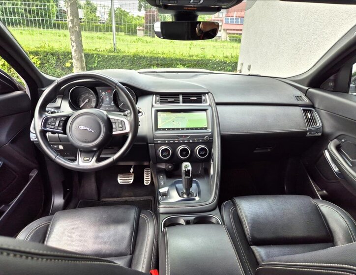 Jaguar E-Pace SUV 2,0 l 184 kw