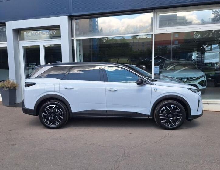 Peugeot 5008 9