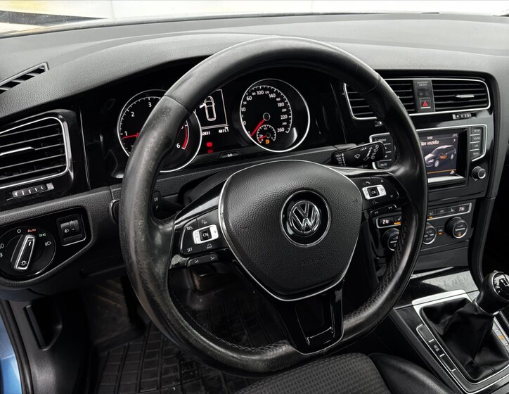 Volkswagen Golf Kombi 1,6 l 77 kw