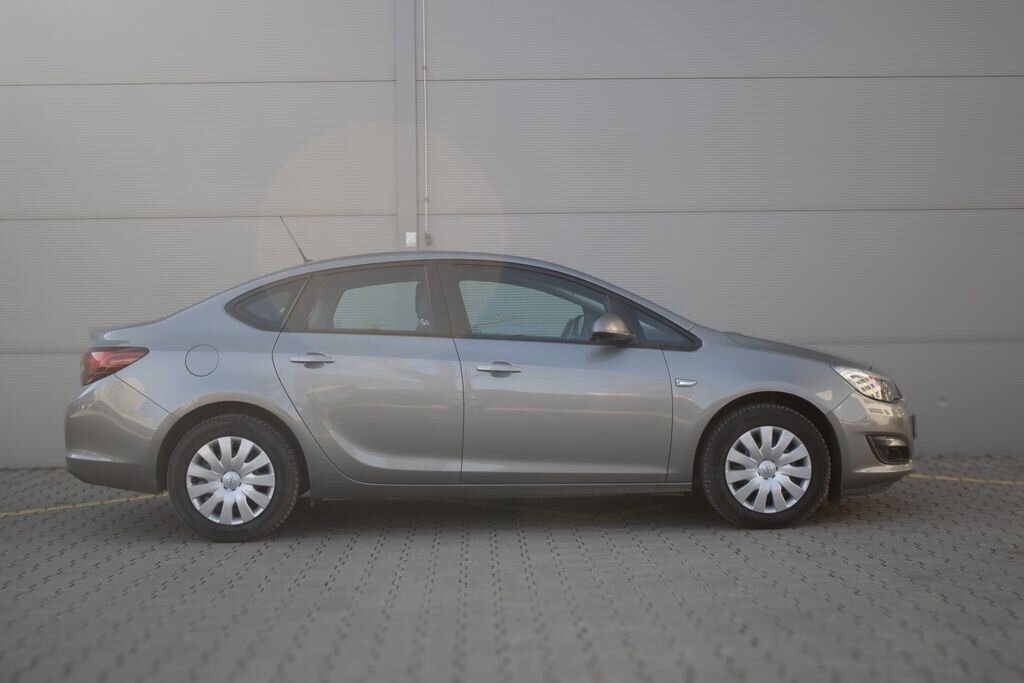Opel Astra Sedan / Limuzína 1,4 l 103 kw