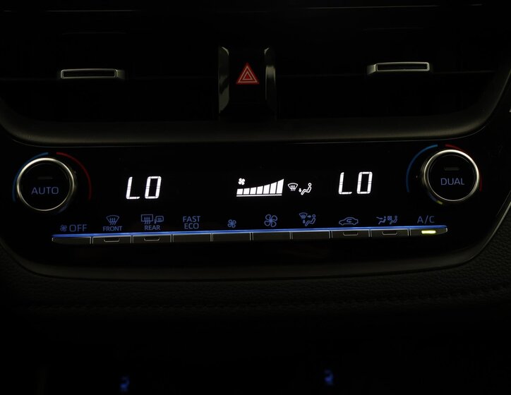 Toyota Corolla Sedan / Limuzína 1,8 l 72 kw