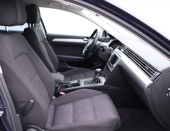 Volkswagen Passat Sedan 1,4 l 110 kw