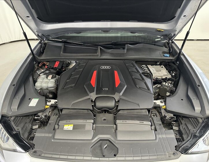 Audi SQ8 SUV 4,0 l 373 kw